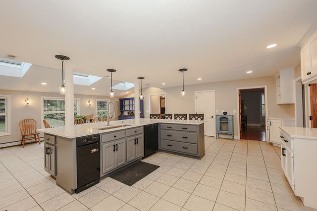 25 Autumn Rd, Wrentham, MA 02093