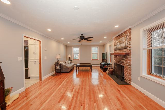 25 Autumn Rd, Wrentham, MA 02093