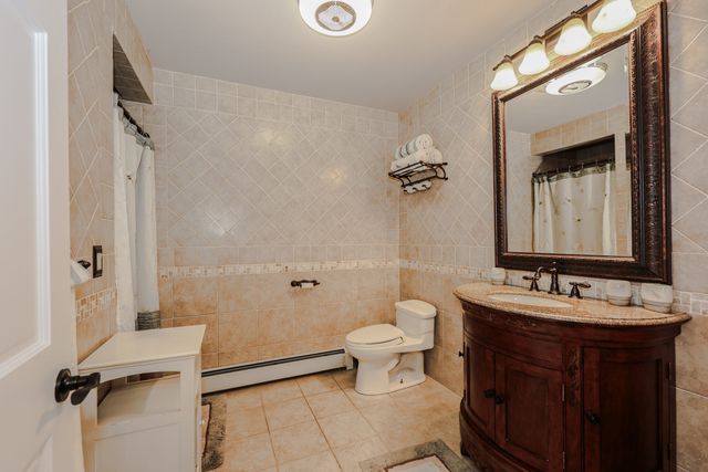 25 Autumn Rd, Wrentham, MA 02093