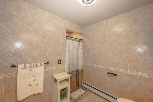 25 Autumn Rd, Wrentham, MA 02093