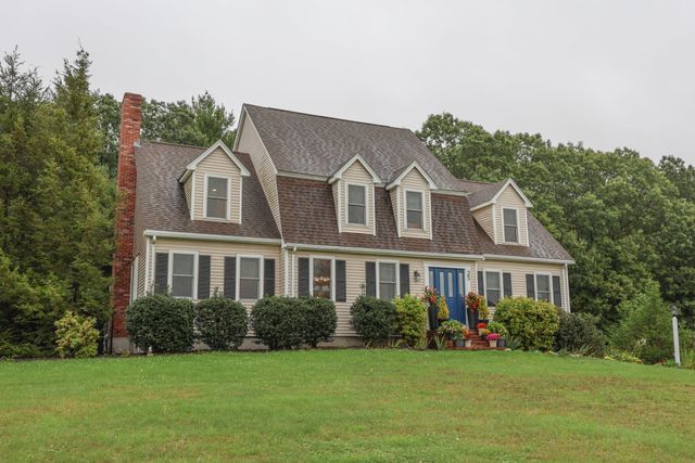 25 Autumn Rd, Wrentham, MA 02093