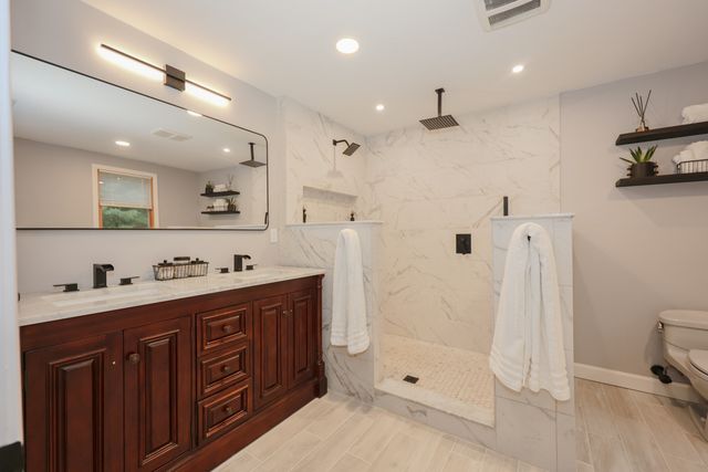 25 Autumn Rd, Wrentham, MA 02093