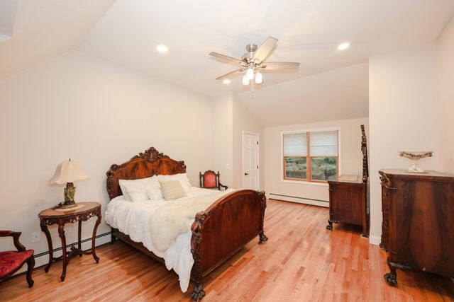 25 Autumn Rd, Wrentham, MA 02093