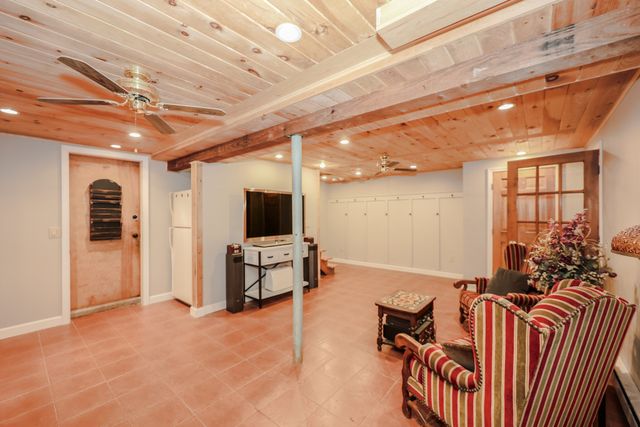 25 Autumn Rd, Wrentham, MA 02093