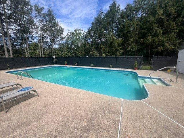 25 Autumn Rd, Wrentham, MA 02093