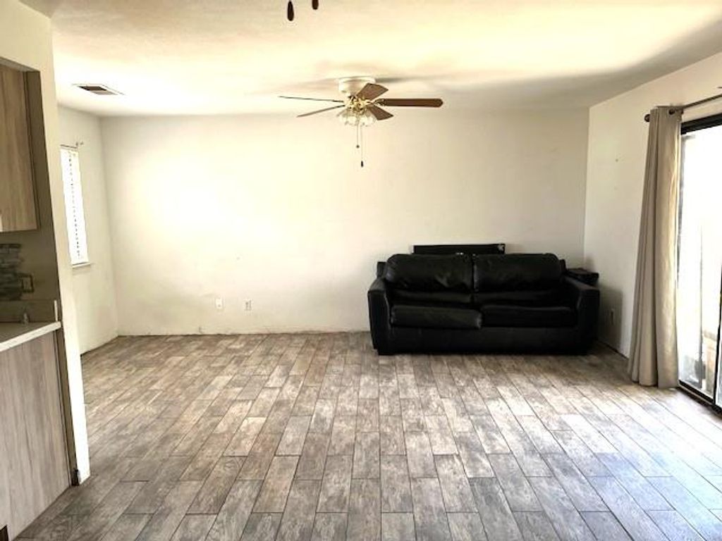 Image 2 of property listing at 3510 Woodrow, Selma, CA 93662