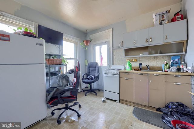 31 N BROAD ST, Lancaster, PA 17602