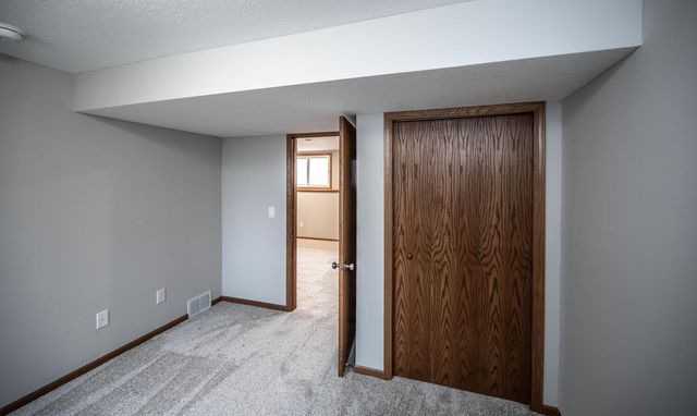 5525 Lower 182nd Street W, Farmington, MN 55024