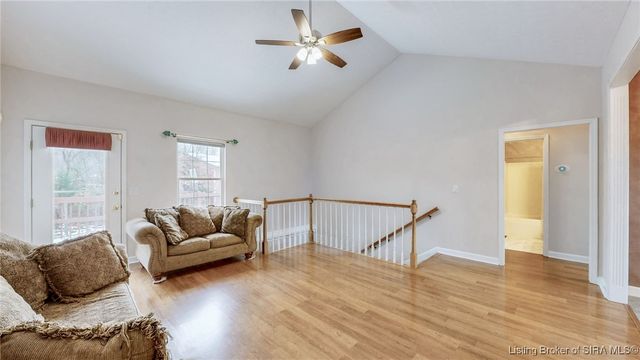 6616 Doris Court, Sellersburg, IN 47172