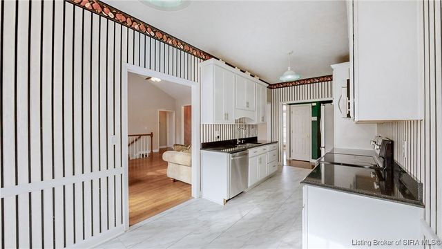 6616 Doris Court, Sellersburg, IN 47172