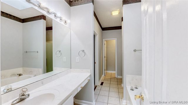 6616 Doris Court, Sellersburg, IN 47172