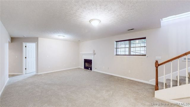 6616 Doris Court, Sellersburg, IN 47172