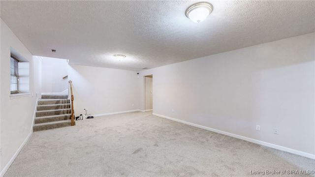 6616 Doris Court, Sellersburg, IN 47172