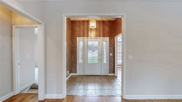 6616 Doris Court, Sellersburg, IN 47172