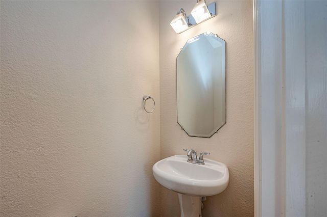 3302 Clearview Circle, Houston, TX 77025