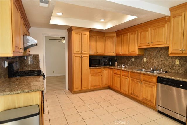 1336 Brookside Court, Upland, CA 91784