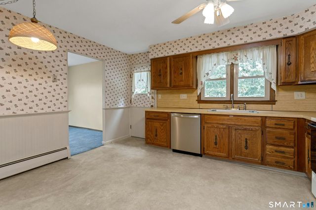 11 Apple Tree Terrace, West Haven, CT 06516