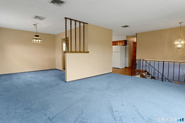 11 Apple Tree Terrace, West Haven, CT 06516