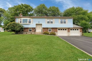11 Apple Tree Terrace, West Haven, CT 06516