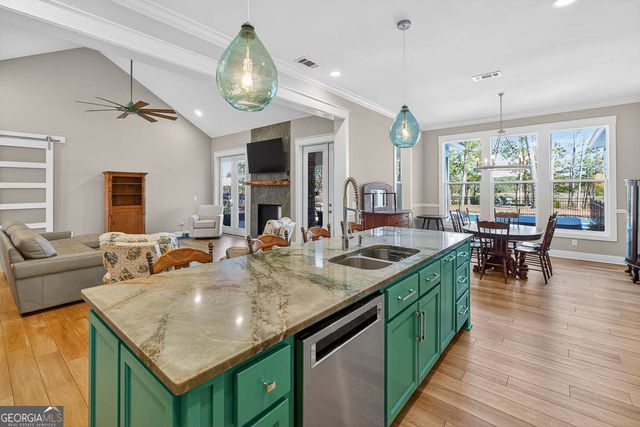 333 Bluffs Landing, Waverly, GA 31565