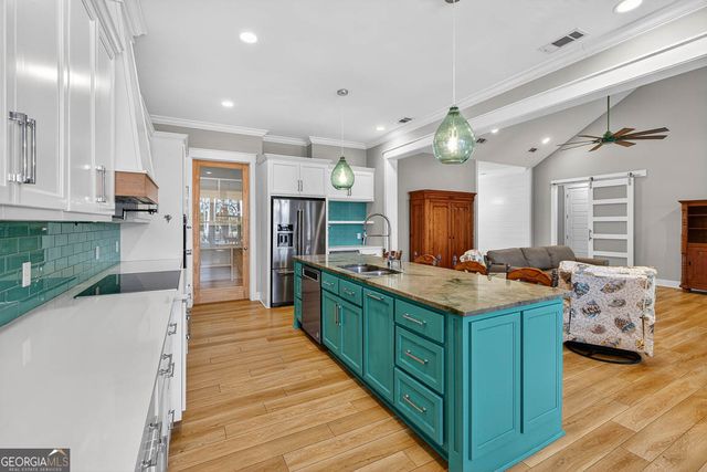 333 Bluffs Landing, Waverly, GA 31565