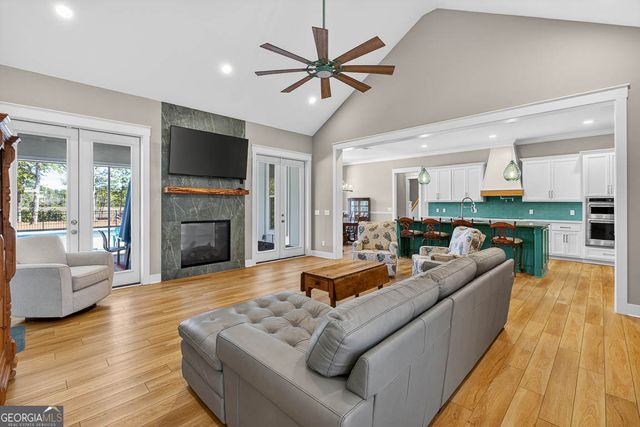 333 Bluffs Landing, Waverly, GA 31565