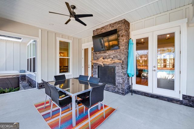 333 Bluffs Landing, Waverly, GA 31565