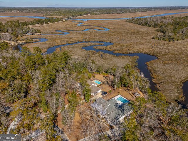 333 Bluffs Landing, Waverly, GA 31565