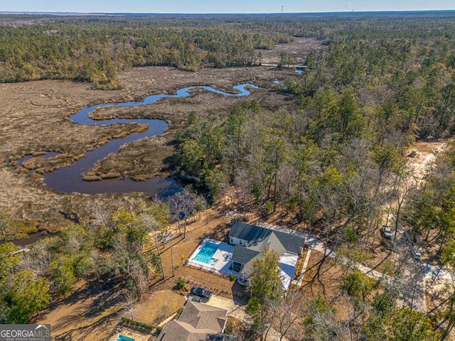 333 Bluffs Landing, Waverly, GA 31565