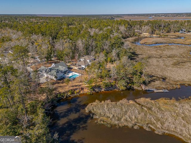 333 Bluffs Landing, Waverly, GA 31565