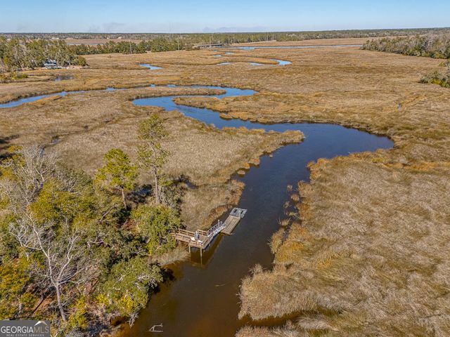 333 Bluffs Landing, Waverly, GA 31565