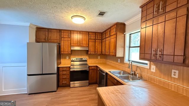 1388 Briar Ridge Ct, Jonesboro, GA 30238