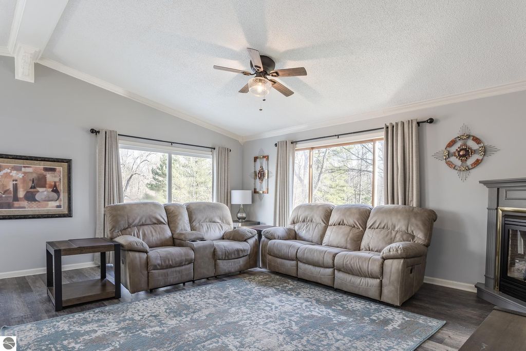 Image 11 of property listing at 1009 Radov Road, Gladwin, MI 48624