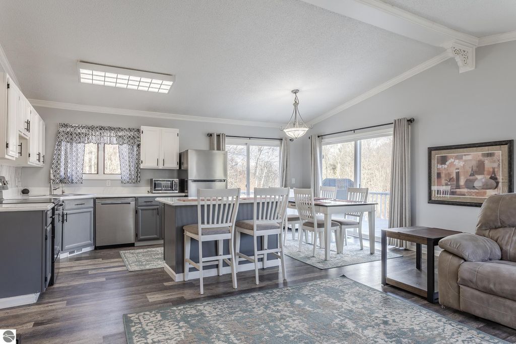 Image 12 of property listing at 1009 Radov Road, Gladwin, MI 48624