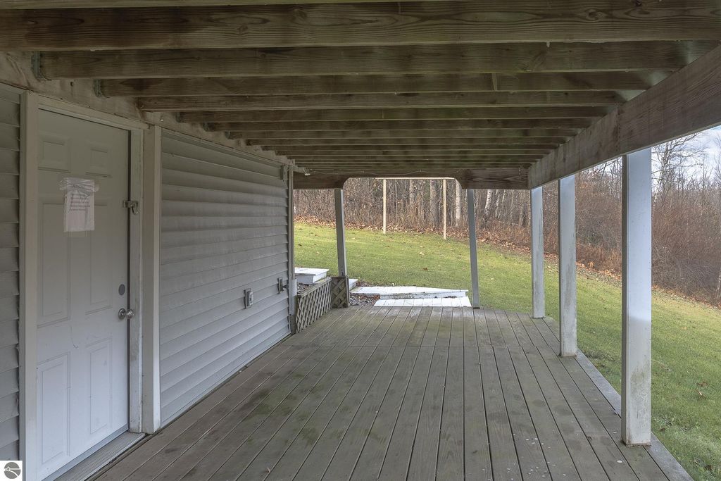 Image 8 of property listing at 1009 Radov Road, Gladwin, MI 48624