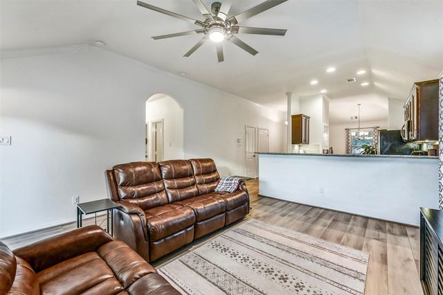 2410 Brown Maple Drive, Fresno, TX 77545