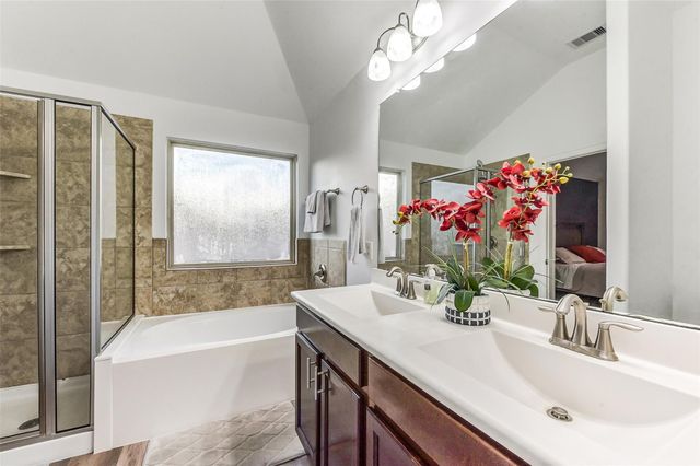 2410 Brown Maple Drive, Fresno, TX 77545