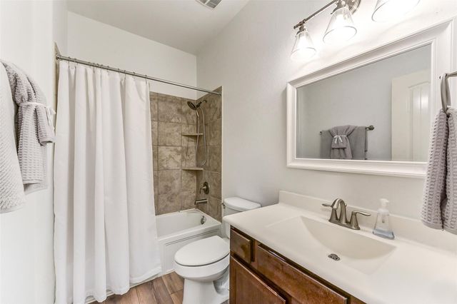 2410 Brown Maple Drive, Fresno, TX 77545