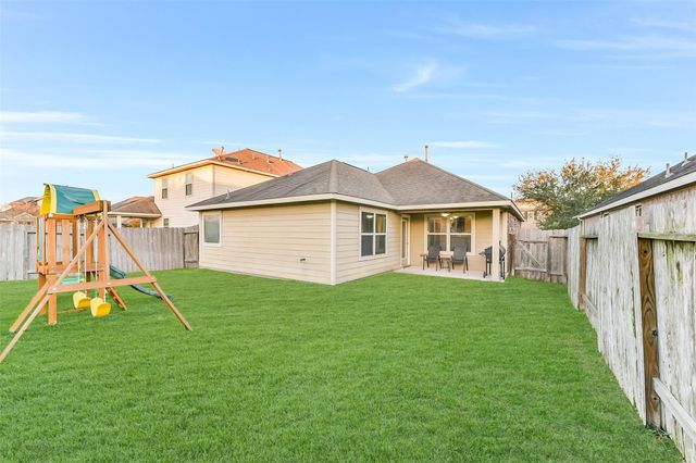 2410 Brown Maple Drive, Fresno, TX 77545