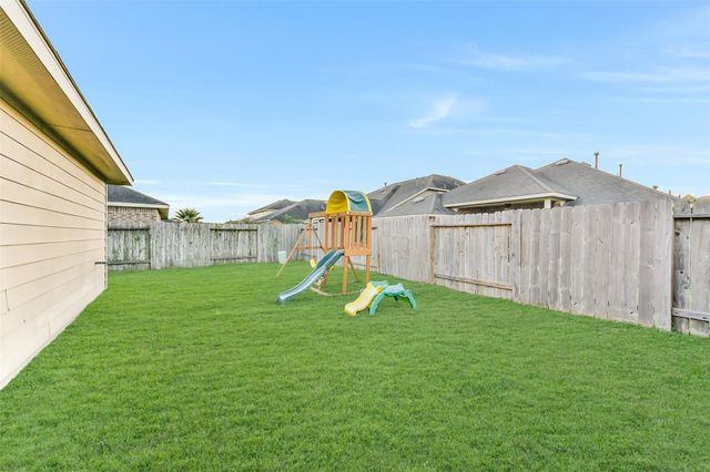 2410 Brown Maple Drive, Fresno, TX 77545