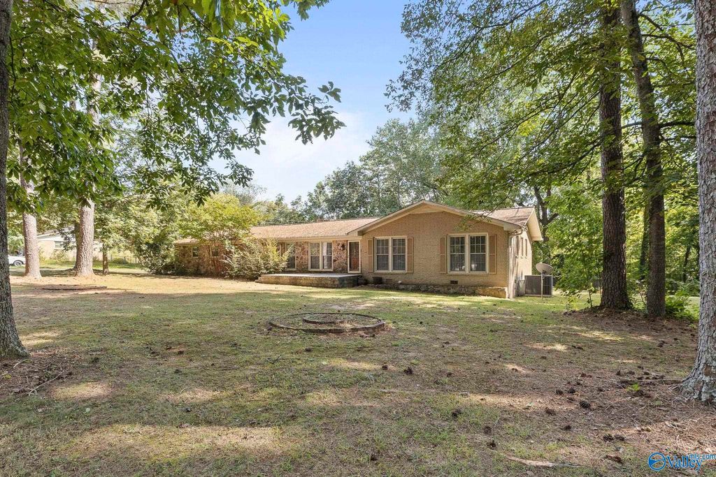 298 Meridianville Road, Meridianville, AL 35759