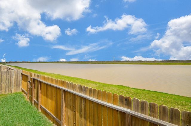 2037 Mule Ridge Drive, Katy, TX 77493