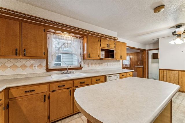 12 SE 15th Street, Concordia, MO 64020