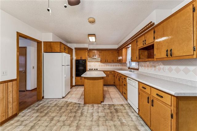 12 SE 15th Street, Concordia, MO 64020