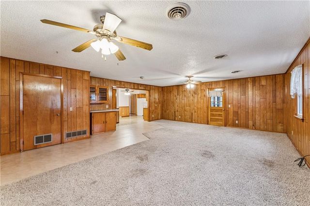 12 SE 15th Street, Concordia, MO 64020