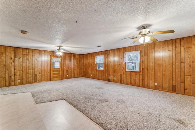 12 SE 15th Street, Concordia, MO 64020