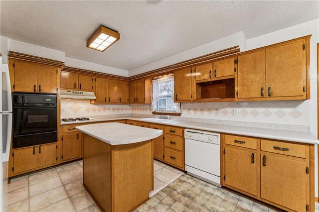 12 SE 15th Street, Concordia, MO 64020