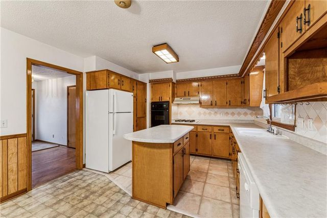 12 SE 15th Street, Concordia, MO 64020