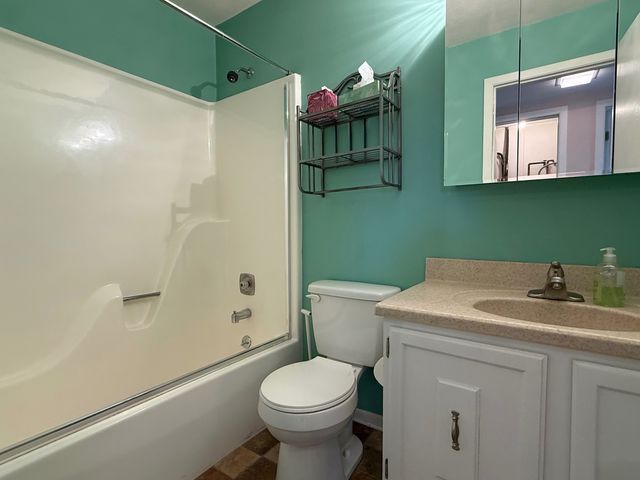 1211 48th Avenue 31, East Moline, IL 61244