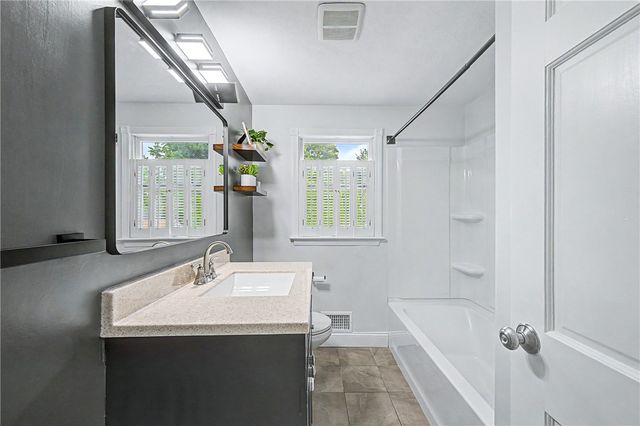 117 Larchmont Road, Warwick, RI 02886